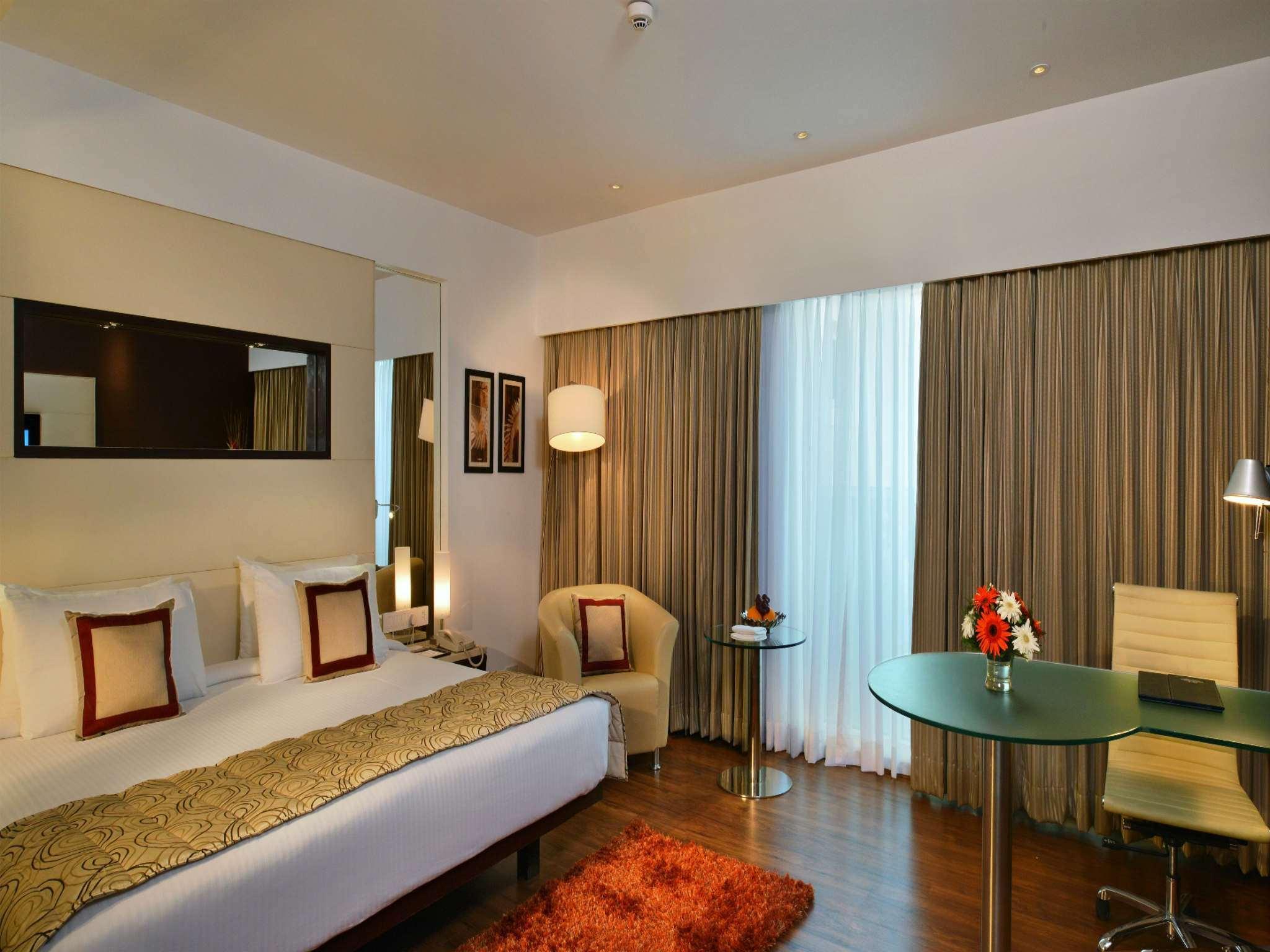 Majestic Court Sarovar Portico Navi Mumbai Eksteriør bilde