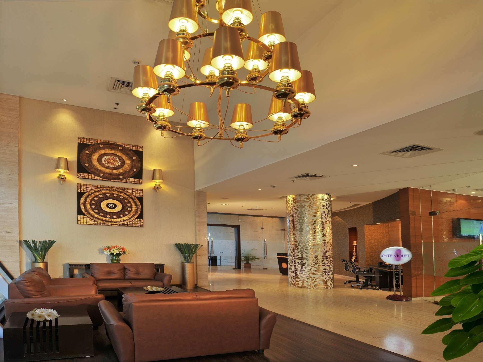Majestic Court Sarovar Portico Navi Mumbai Eksteriør bilde
