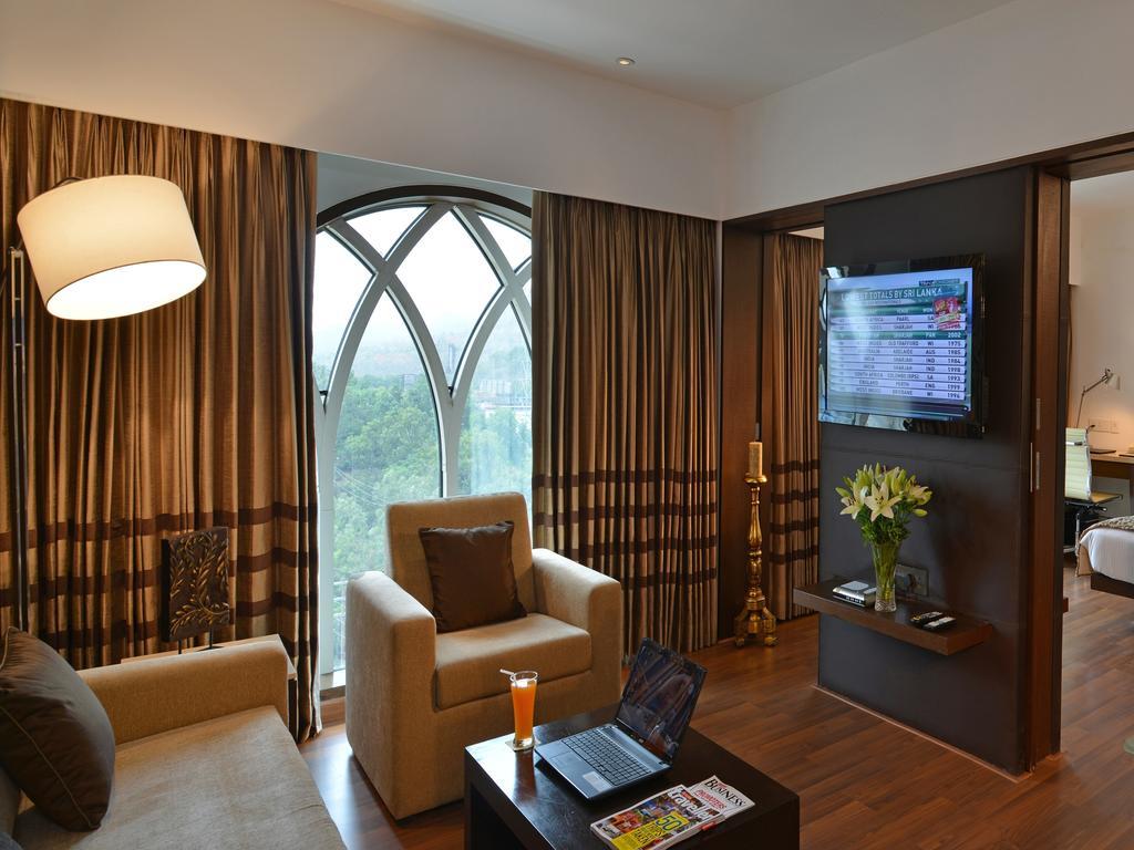 Majestic Court Sarovar Portico Navi Mumbai Eksteriør bilde