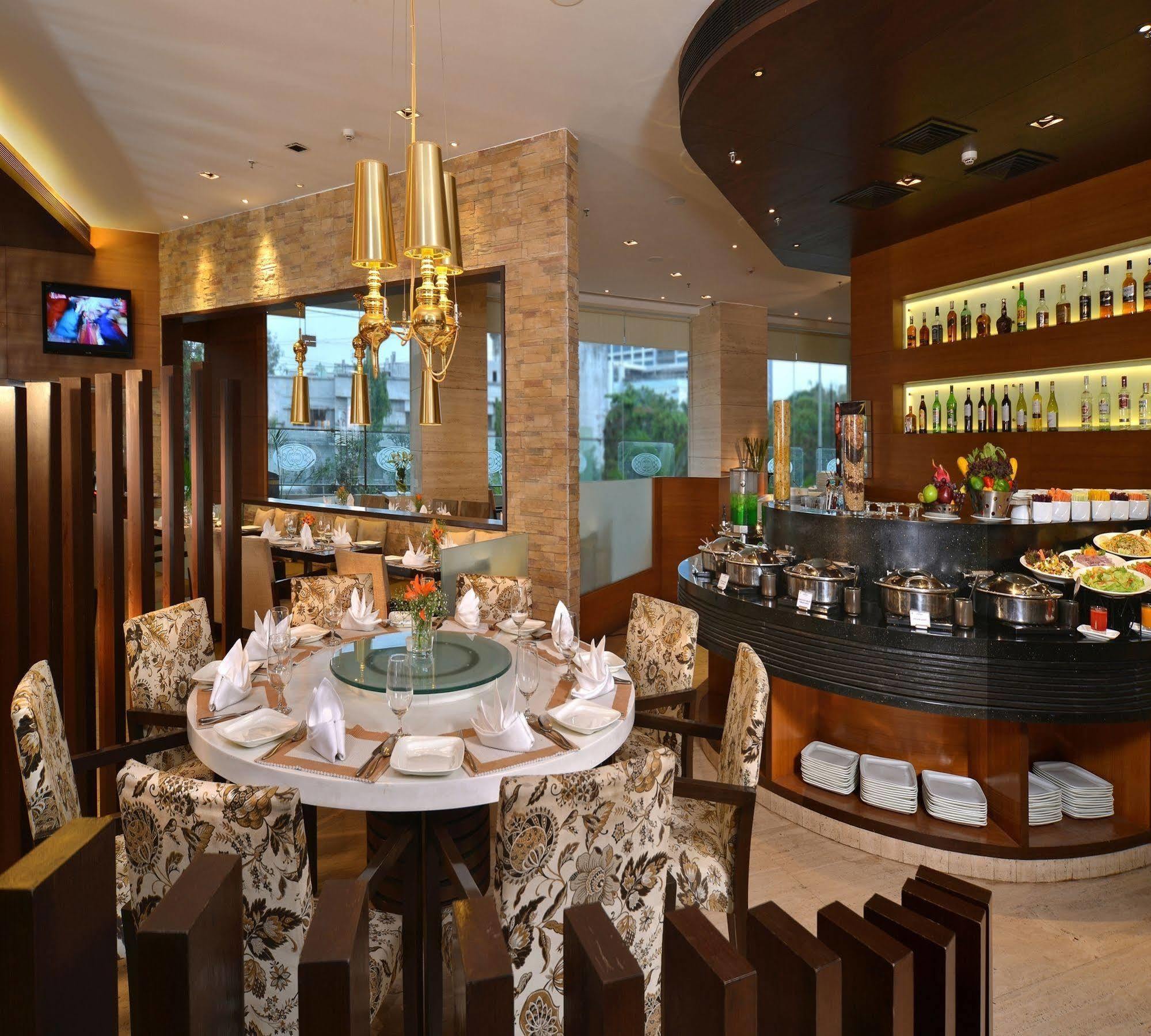 Majestic Court Sarovar Portico Navi Mumbai Eksteriør bilde