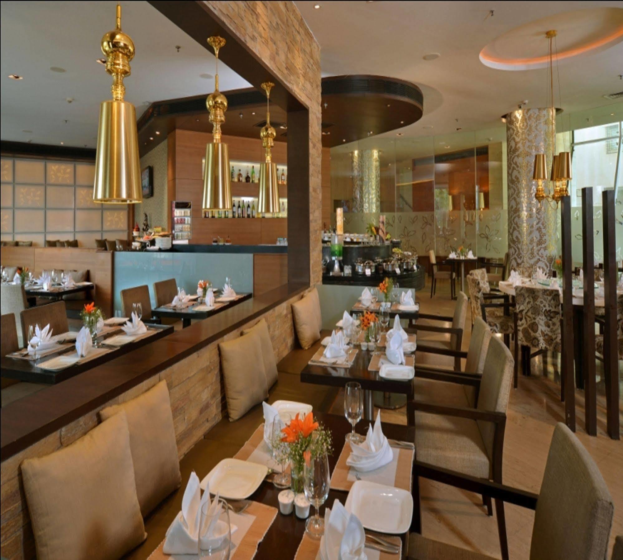 Majestic Court Sarovar Portico Navi Mumbai Eksteriør bilde