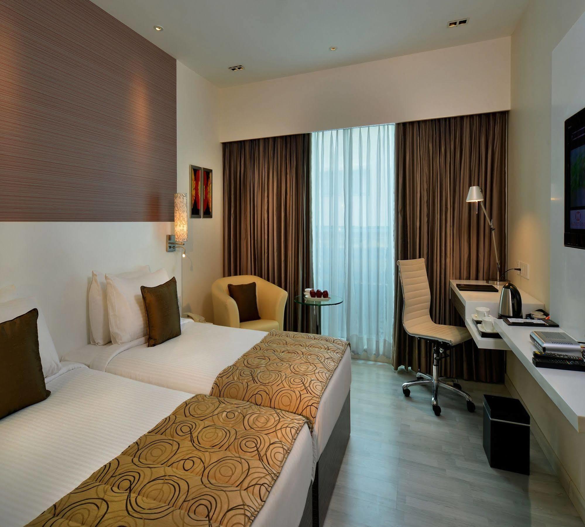 Majestic Court Sarovar Portico Navi Mumbai Eksteriør bilde