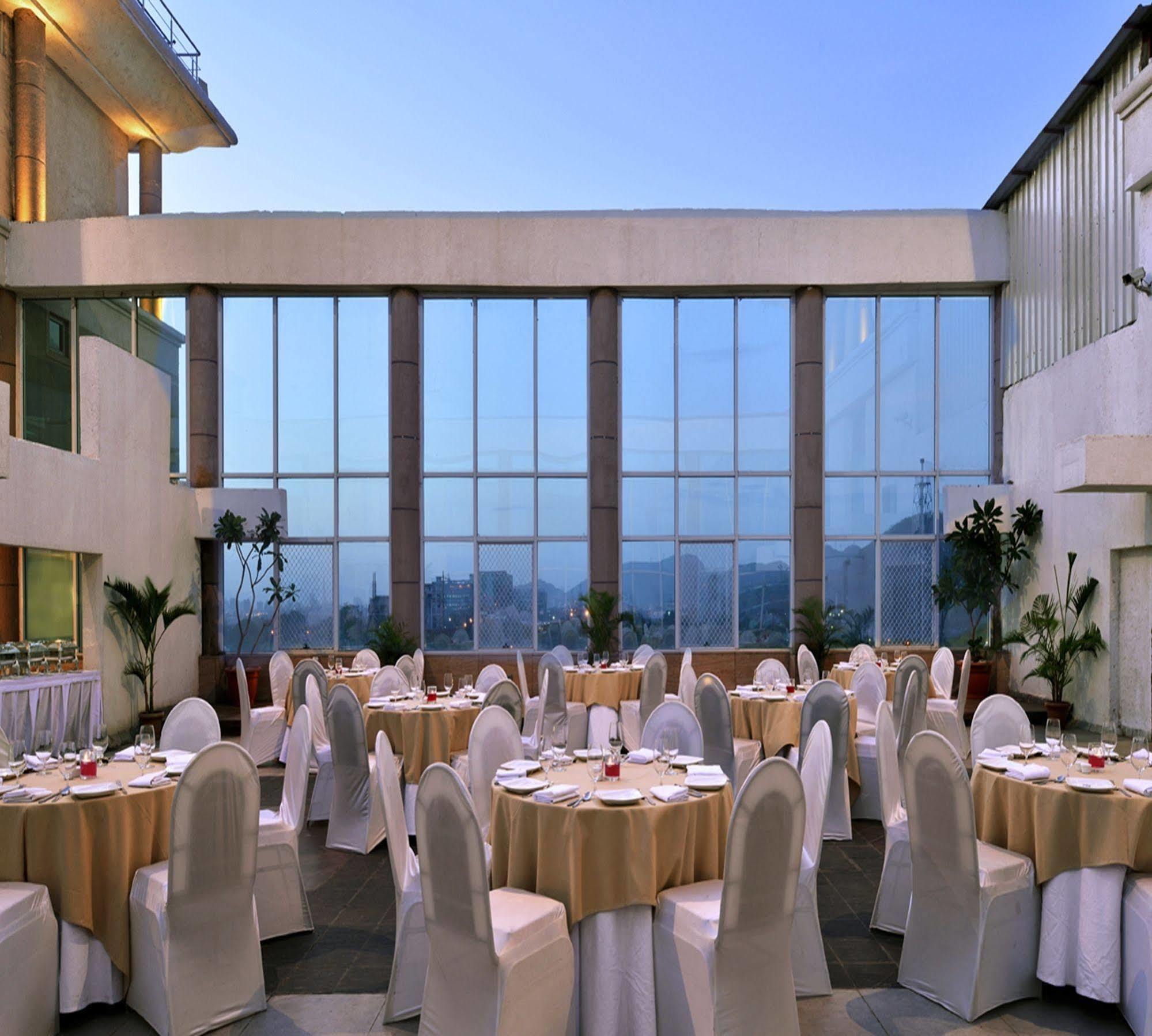Majestic Court Sarovar Portico Navi Mumbai Eksteriør bilde