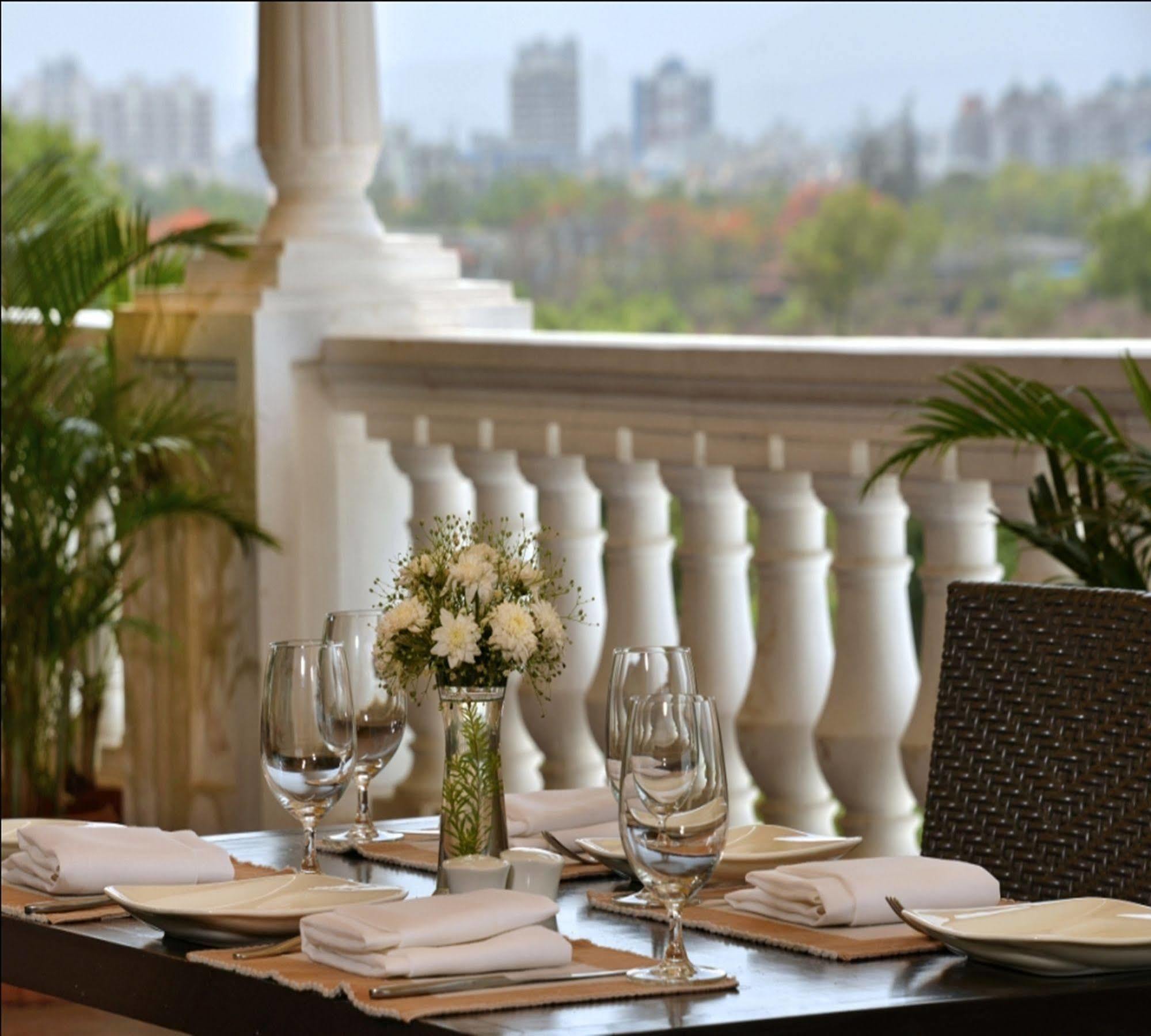 Majestic Court Sarovar Portico Navi Mumbai Eksteriør bilde