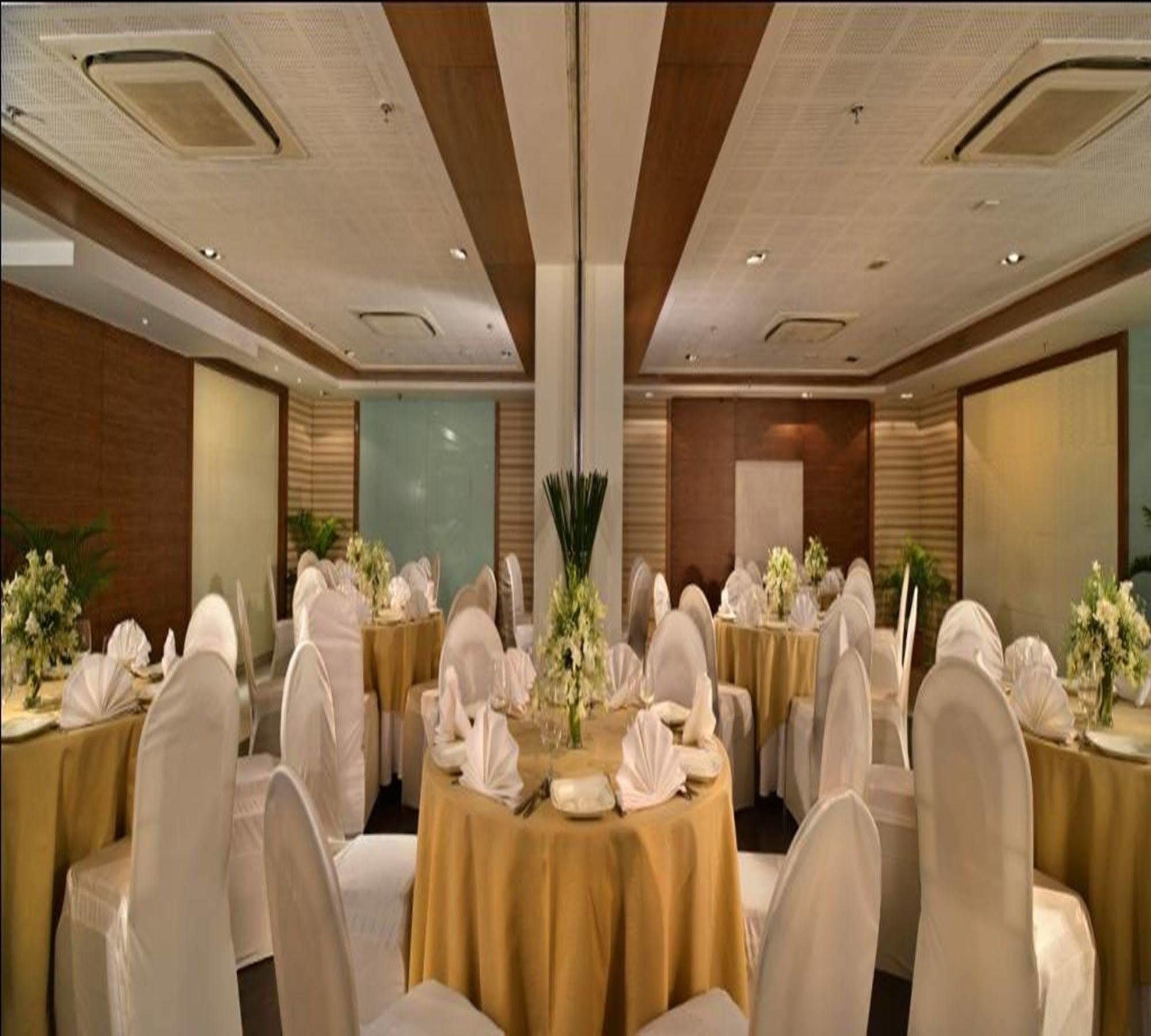 Majestic Court Sarovar Portico Navi Mumbai Eksteriør bilde