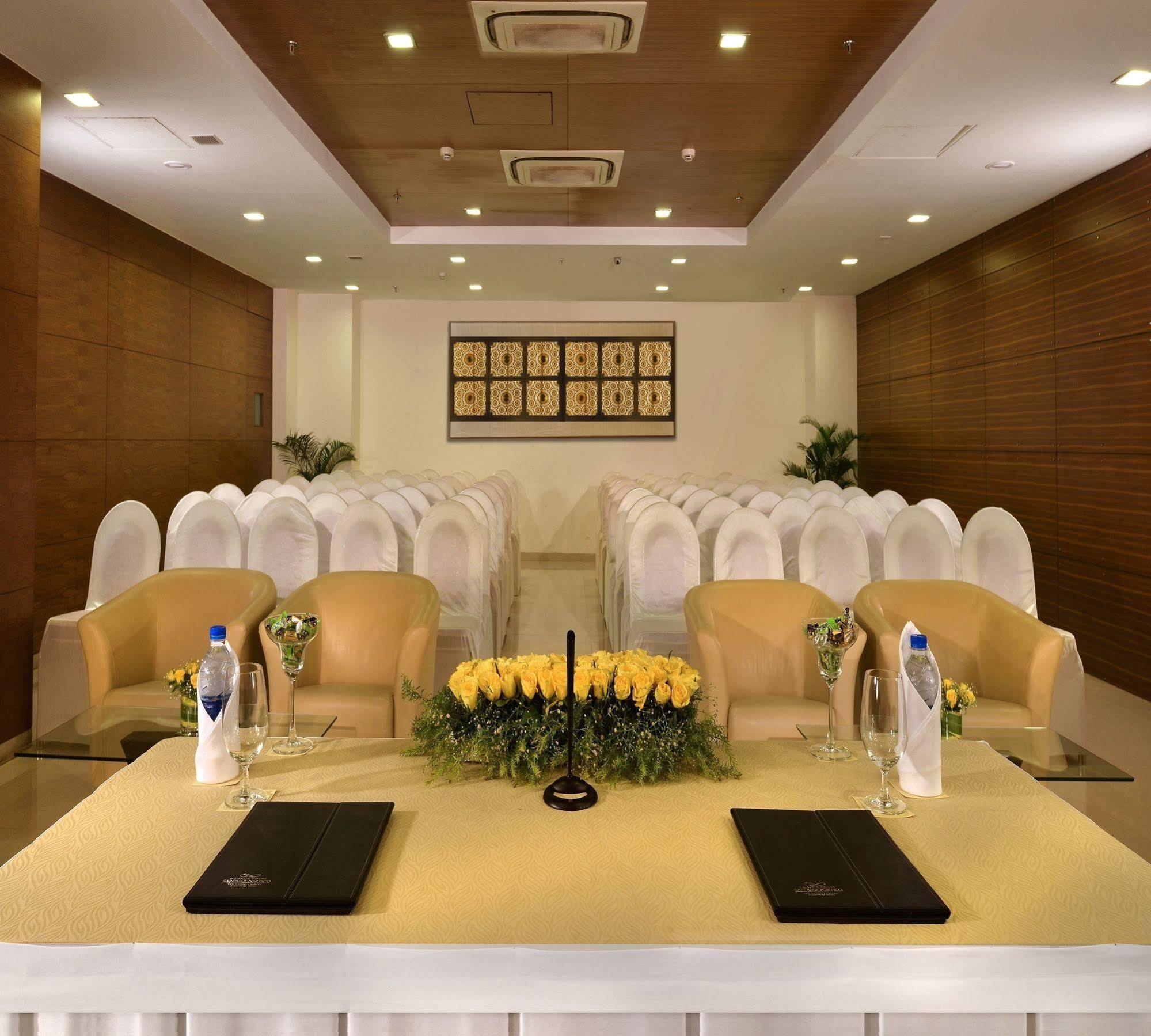 Majestic Court Sarovar Portico Navi Mumbai Eksteriør bilde