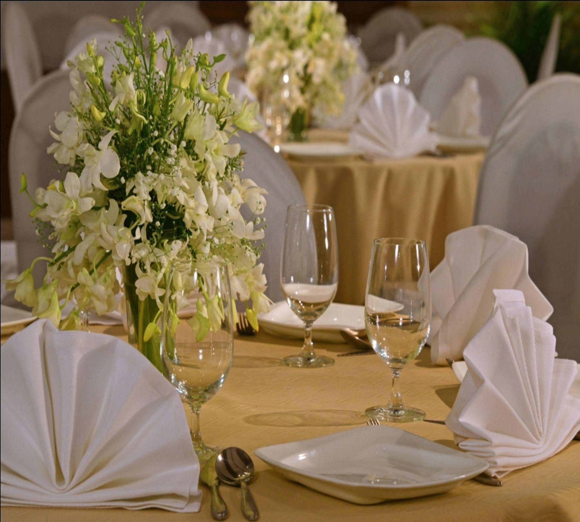 Majestic Court Sarovar Portico Navi Mumbai Eksteriør bilde