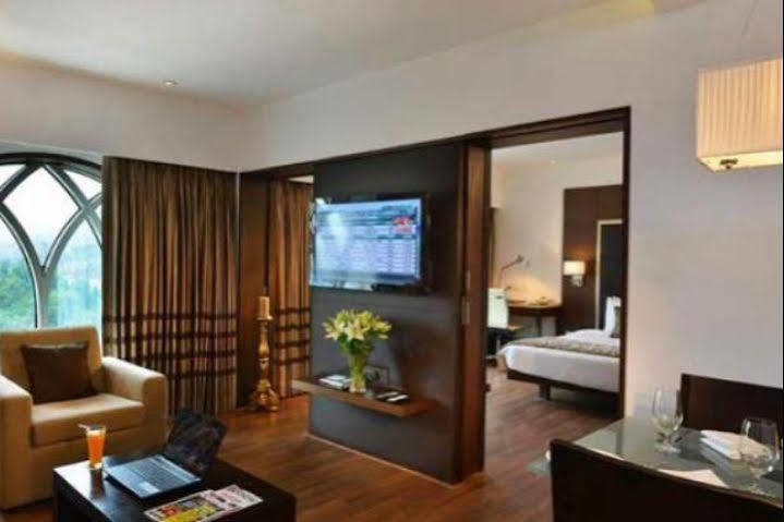 Majestic Court Sarovar Portico Navi Mumbai Eksteriør bilde